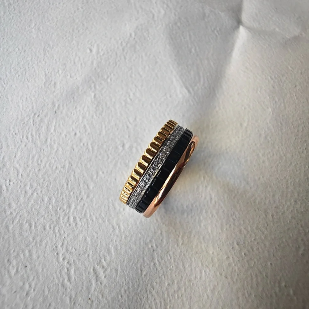 Boucheron 18k Gold Pavé Diamond Ring - Picture 4 of 5